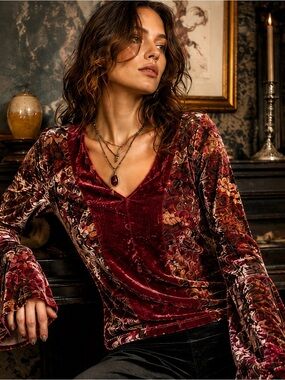 Vintage 90s Whimsigoth Red Velvet Paisley Bell Sleeve Top Venezia 14/16 Romantic